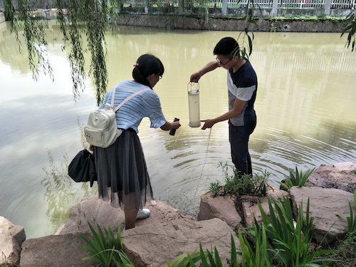 7月10日 电子竞技博彩
 赴嘉兴”青水“小分队 采样