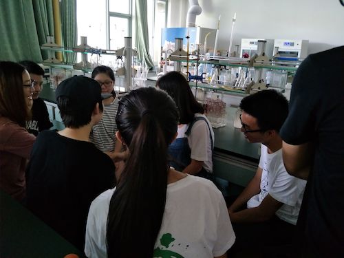七月九日 电子竞技博彩
  电子竞技博彩
赴杭州余杭区“五水共治”调查与研究分队社会实践小分队 准备工作的会议