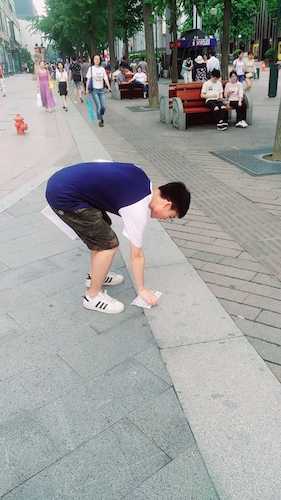 七月十三日 电子竞技博彩
西湖垃圾猎人小分队 西湖捡垃圾