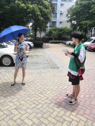 六月二十八日 电子竞技博彩
 赴下沙社区空气质量检测 居民热情提问