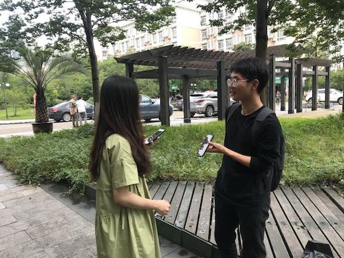 七月九日 电子竞技博彩
“垃圾分类推进方案”调查小分队 采访路人