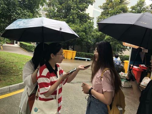 七月十二日 电子竞技博彩
 “垃圾分类推进方案”调查小分队 采访路人4