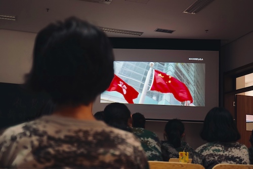 观看爱国影片