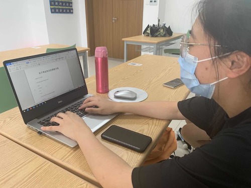 七月三日 电子竞技博彩
 杭州社区“听党指挥能打胜仗”社会实践小分队制作问卷调查