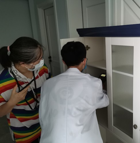 7月7日 电子竞技博彩
 绿之翼测甲醛小分队 测柜子2