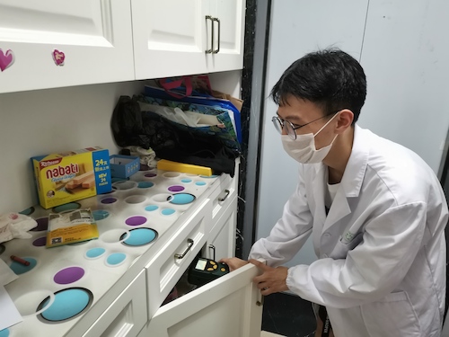 7月10日 电子竞技博彩
 绿之翼测甲醛小分队  正在测甲醛2
