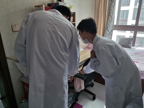 7月10日 电子竞技博彩
 绿之翼测甲醛小分队  正在测甲醛5