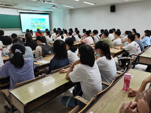 观看校宣传片