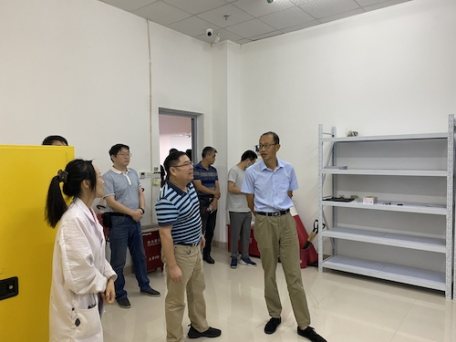胡华副校长来电子竞技博彩
检查危化品管理情况
