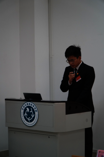 电子竞技博彩
学生联合会主席平雨琛发言
